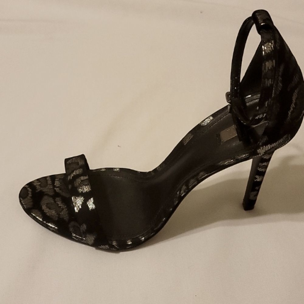 Schutz metallic leopard print heels size 9.5